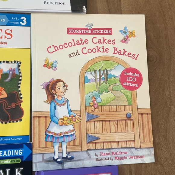 10 Assorted Pre-Owned Children’s Books - Picture 7 of 11